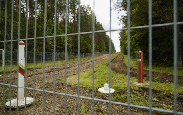 На границе Литвы и Белоруссии нашли тело побитого мигранта