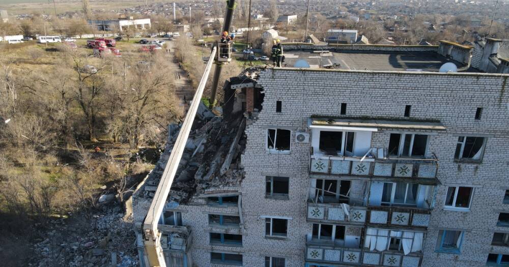 Взрыв дома в Николаевской области: спасатели нашли третьего погибшего (видео)