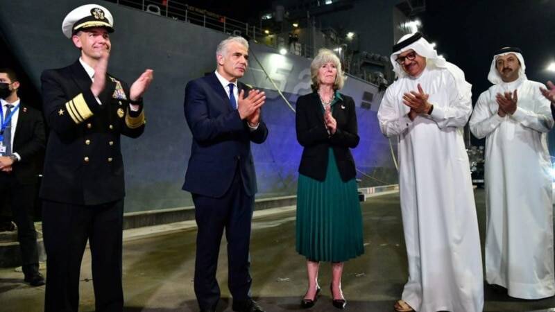 ВМС США спасли двух иранских моряков в Оманском заливе