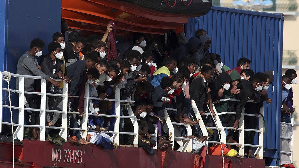 Сицилия приняла более 450 мигрантов