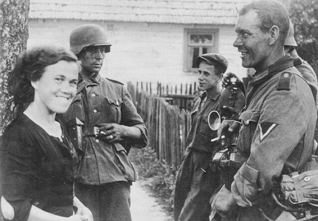 Какие советские люди бежали от Красной Армии в Германию вместе с немецкими солдатами - Русская семерка