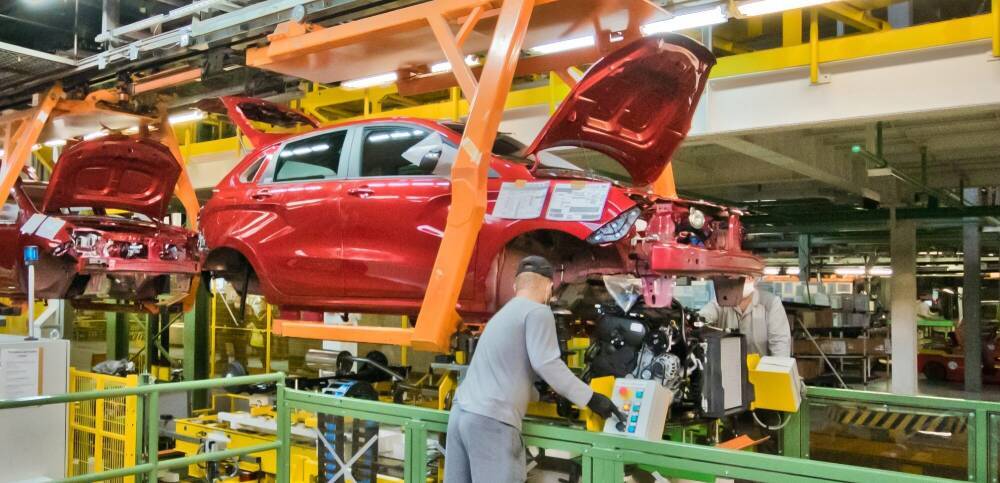 АВТОВАЗ запустил производство автомобилей в Тольятти на двух линиях из трех