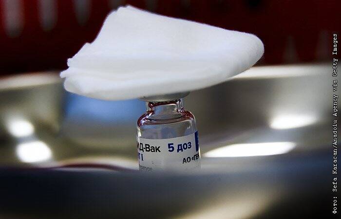Ученый заявил, что существующие вакцины будут эффективны и против штамма "омикрон"