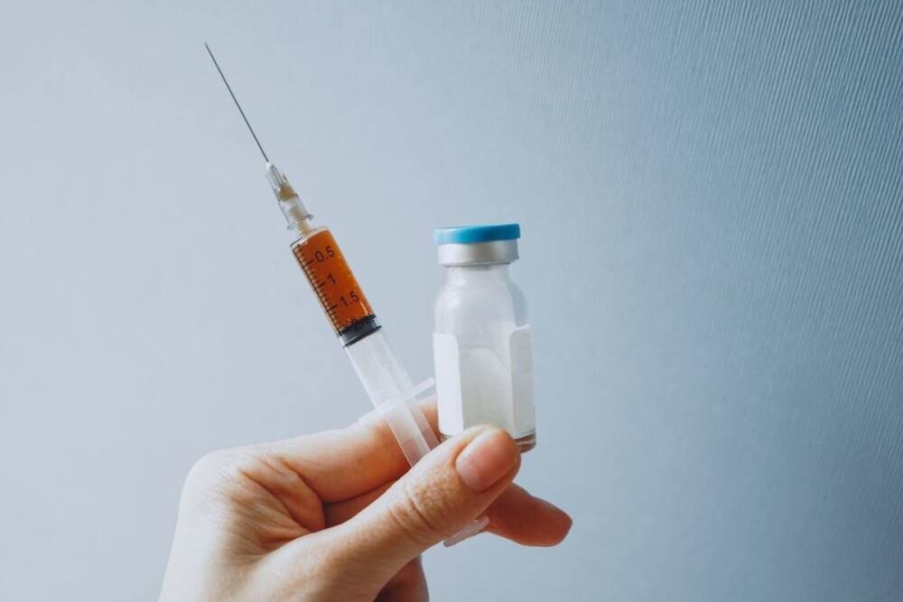 Китайцы начали испытывать на петербургских студентах незарегистрированную вакцину от COVID-19
