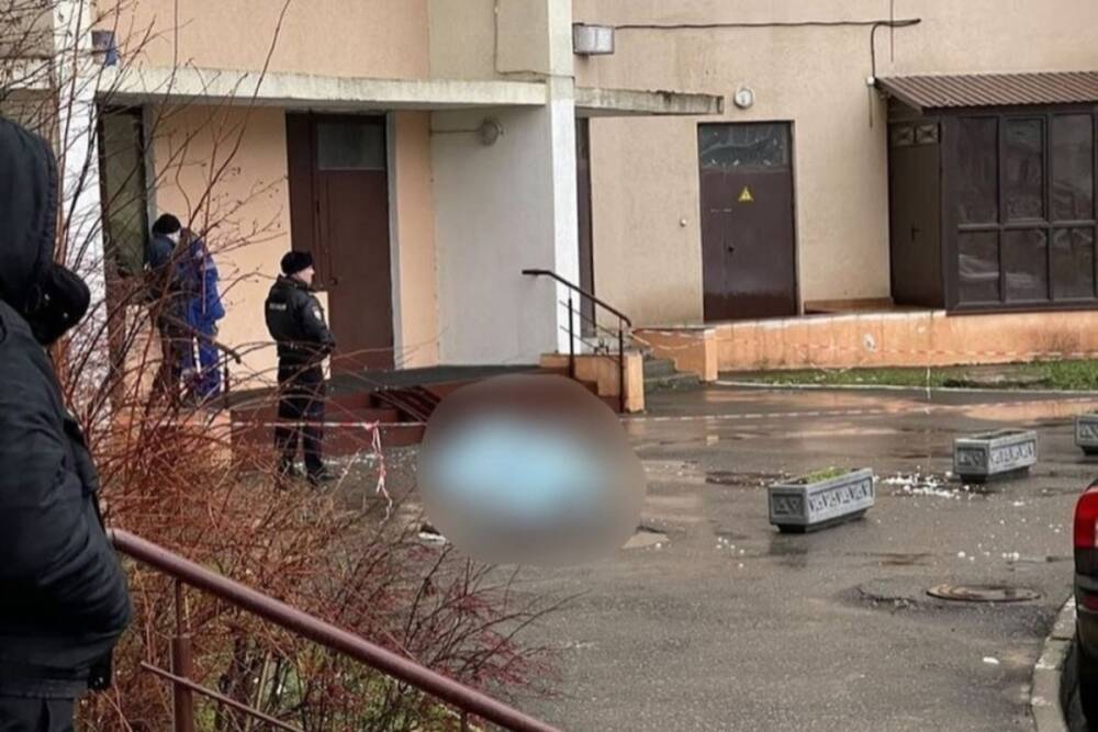 В Пензе на улице Пушкина погиб выпавший из окна многоквартирного дома мужчина