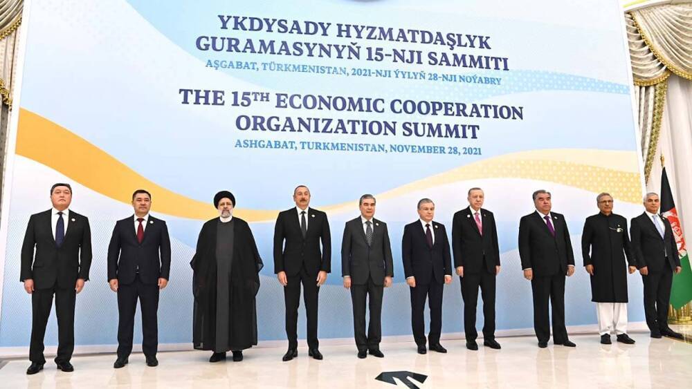 В Ашхабаде прошел саммит ОЭС. Участники обсудили энергетику, торговлю, Афганистан, COVID-19, а Азербайджан поздравили с победой над Арменией