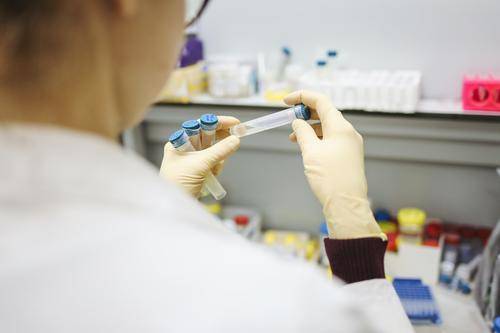 Гинцбург: поддельный сертификат о вакцинации можно вычислить с помощью теста на антитела к белку аденовируса Ad26