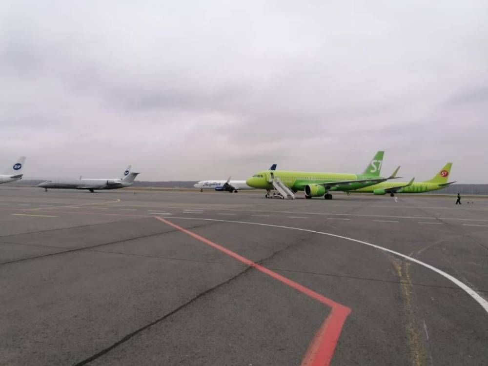 Только два самолета из приземлившихся накануне 40 остаются в аэропорту Нижнего Новгорода