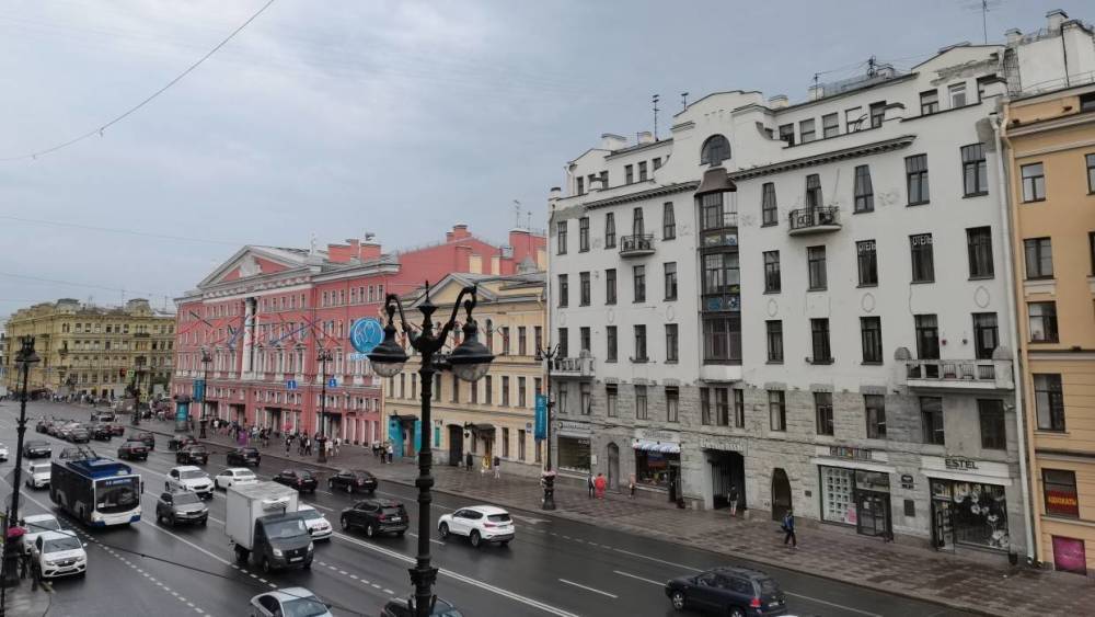 Жителей Петербурга ожидает облачная и дождливая погода 3 ноября