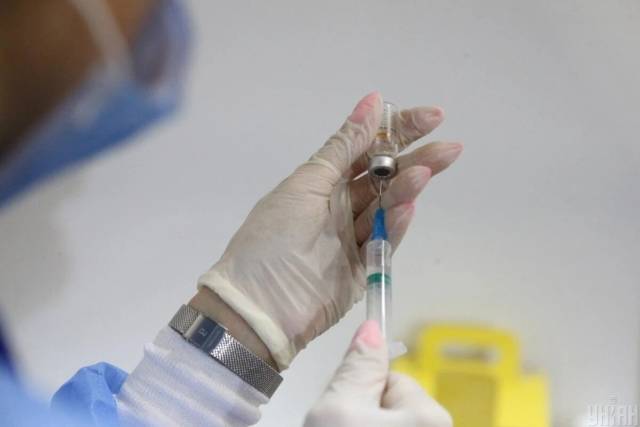 В Польше тестируют украинскую вакцину от COVID-19: когда ожидать результатов