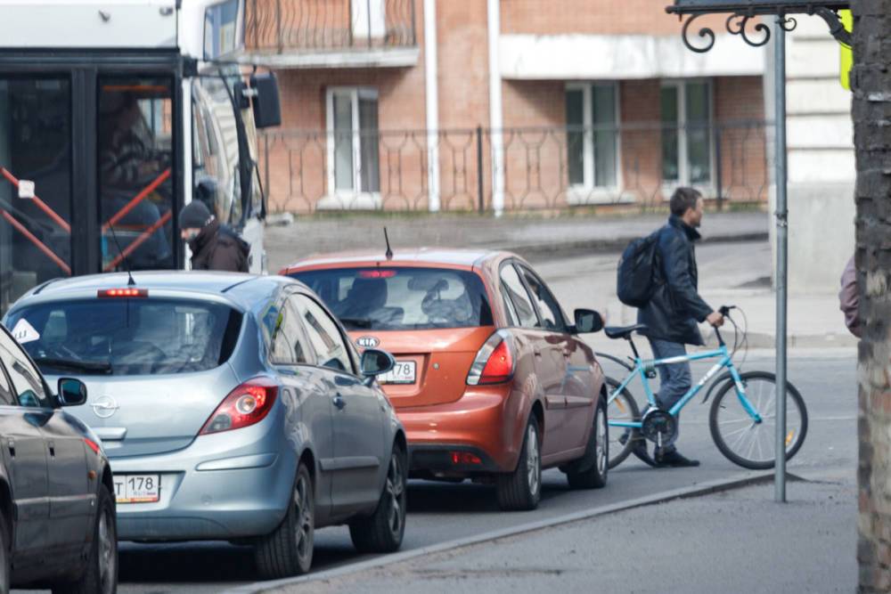 Две кражи велосипедов совершили в Пскове и Великих Луках
