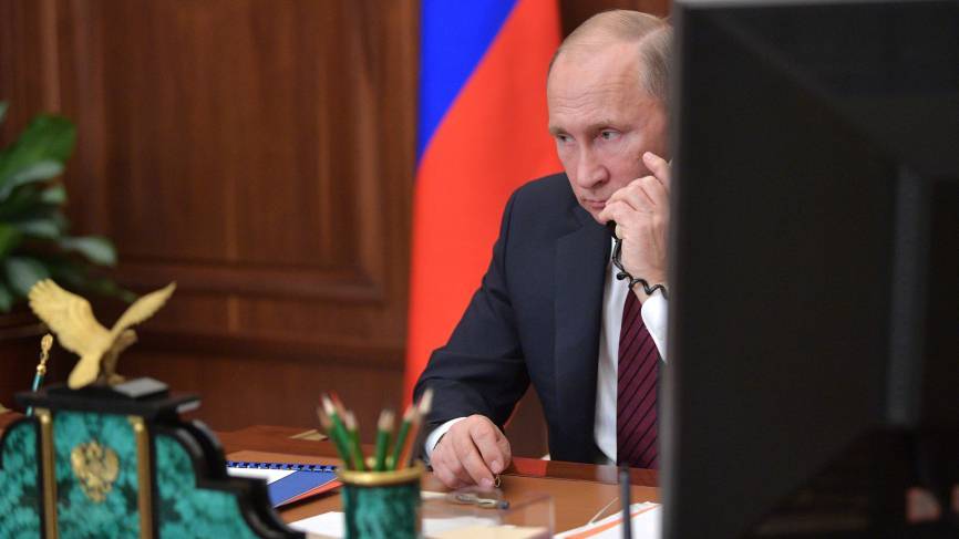 Military: Путин одной фразой описал маневры американского флота в Черном море
