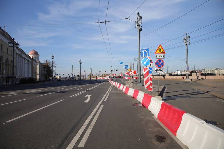 До наступления зимы в Петербурге планируют завершить подготовительные работы на Биржевом мосту