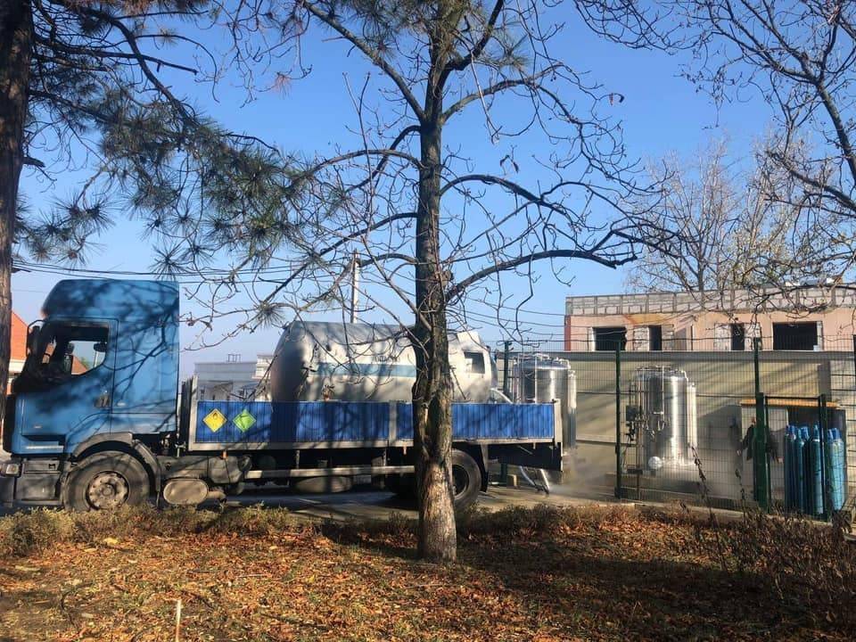 Рабинович доставит в Одессу 20 тонн кислорода, 7 тонн уже подвезли