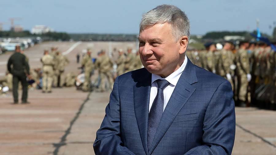 Верховная рада уволила главу минобороны Украины Тарана