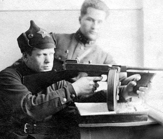«Томми-ган»: за что советские солдаты ценили «гангстерский» автомат - Русская семерка