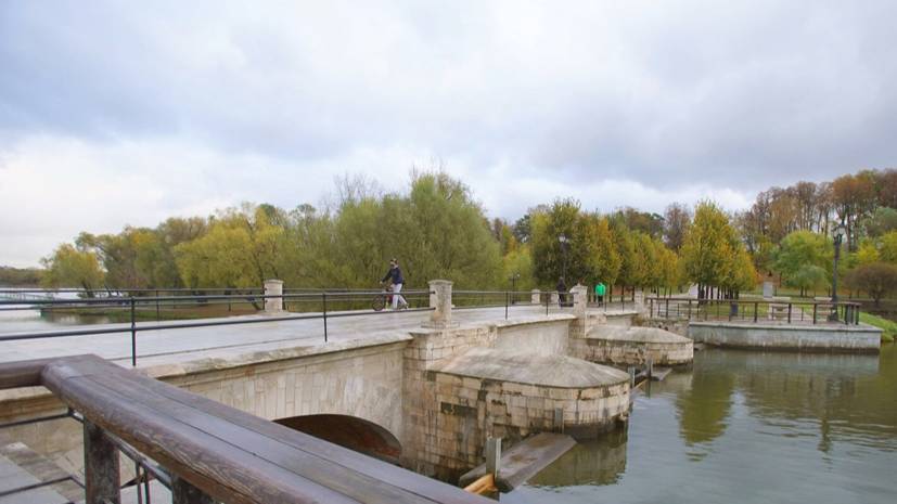 На юге Москвы завершили капремонт пешеходного моста «Царицынская плотина»