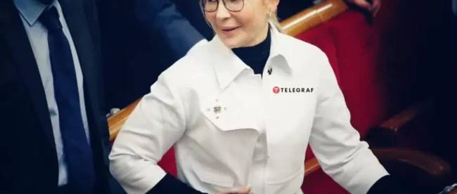 Швидка політична допомога: мережу рве фото Тимошенко у костюмі медсестри (ФОТО)