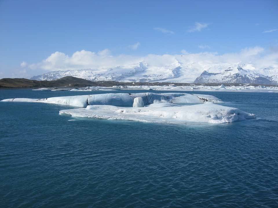 Ученые показали, насколько быстро Земля теряет ледники и мира