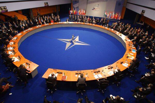Главы МИД НАТО сегодня будут думать, как сдержать Россию и Китай