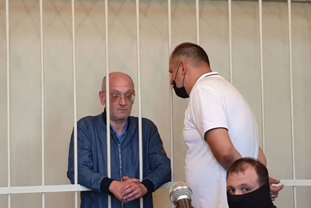 Петербургскому депутату Резнику продлили домашний арест до 10 апреля