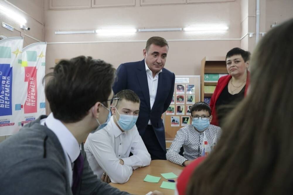 Алексей Дюмин встретился с победителями конкурса «Большая перемена»