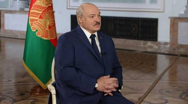 Лукашенко пригрозил Западу размещением ядерного оружия