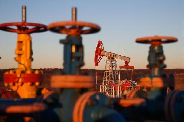 Министры стран ОПЕК+ обсудят темпы роста добычи нефти