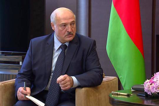 Лукашенко передали обновлённый вариант белорусской Конституции