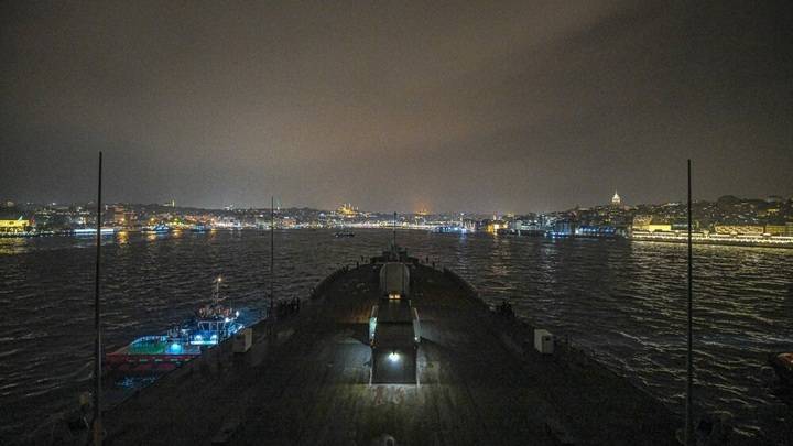 "Взял на мушку": Черноморский флот следит за кораблем ВМС США