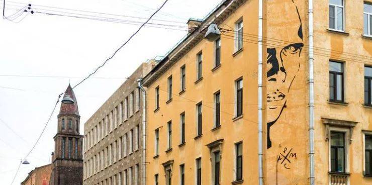 Клуб петербургских писателей вступился за граффити с Хармсом на Маяковского
