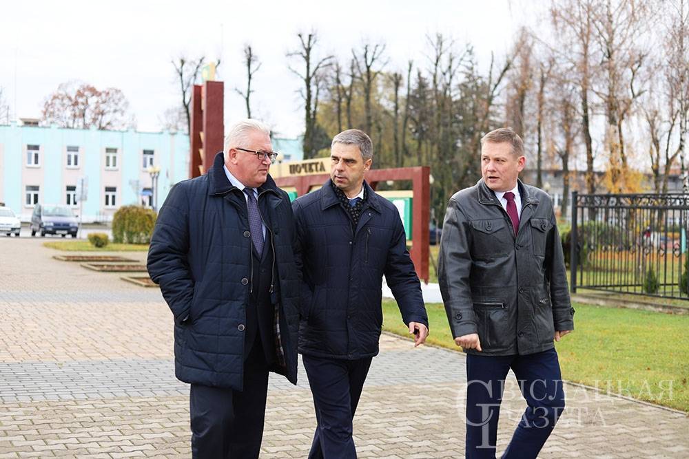 Министр образования Республики Беларусь Игорь Карпенко в рамках рабочей поездки в Гродненскую область посетил Свислочский район