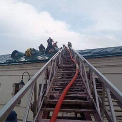 Спасатели потушили возгорание на территории Киево-Печерской лавры