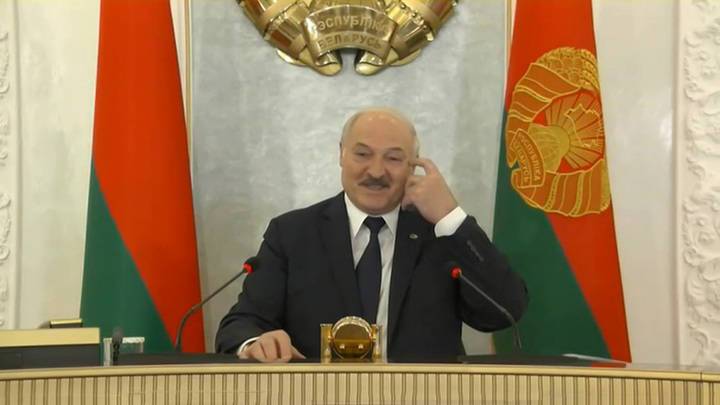 "Уехал один и меня не пригласил": Лукашенко пожаловался на Путина