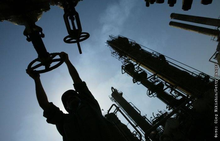 США заявили, что ожидают от ОПЕК+ больше усилий для снижения цен на нефть