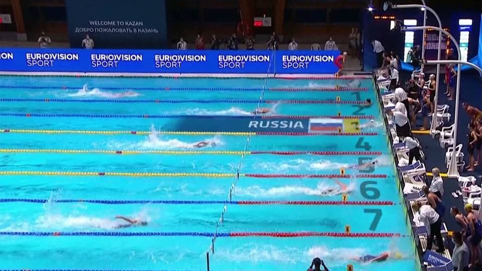 Женская сборная России выиграла золотые медали на чемпионате Европы по плаванию на короткой воде