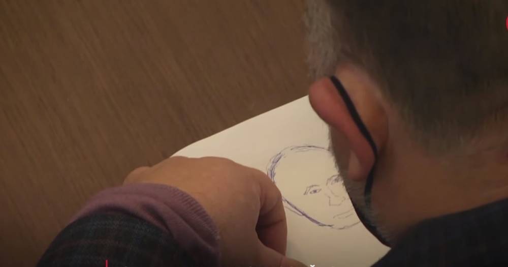 Депутат Львовского горсовета от ЕС на заседании нарисовал портрет Путина (фото, видео)