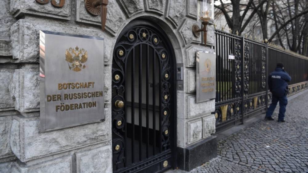 В Берлине российский дипломат найден мёртвым перед зданием посольства РФ