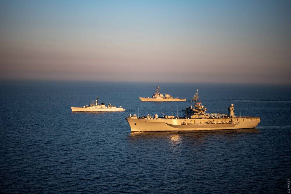В Черном море корабли ВМС США провели учения с союзниками