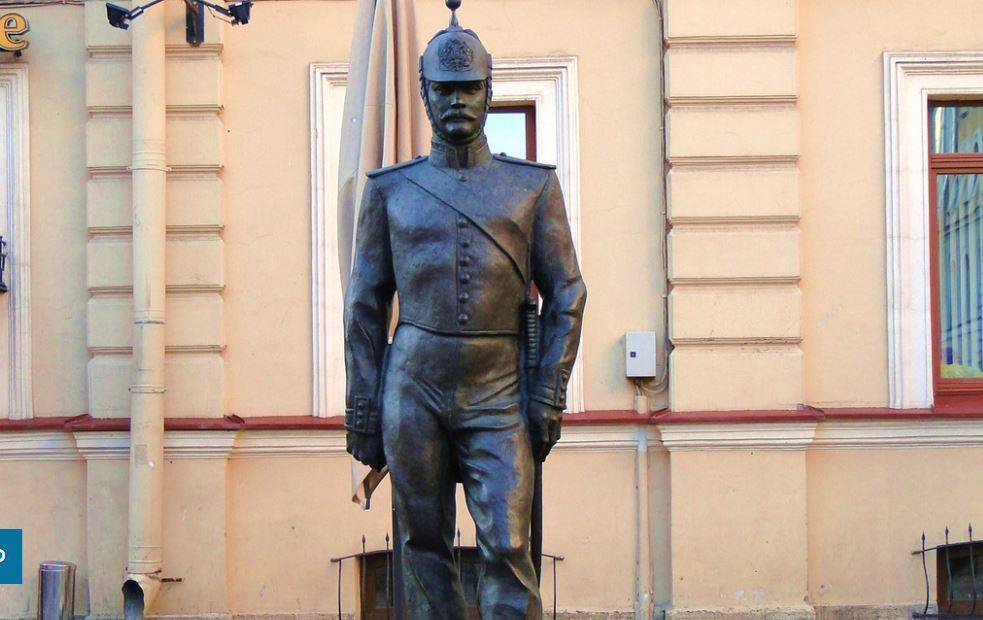 Памятник Городовому получил постоянную «прописку» у здания ГУ МВД в Петербурге