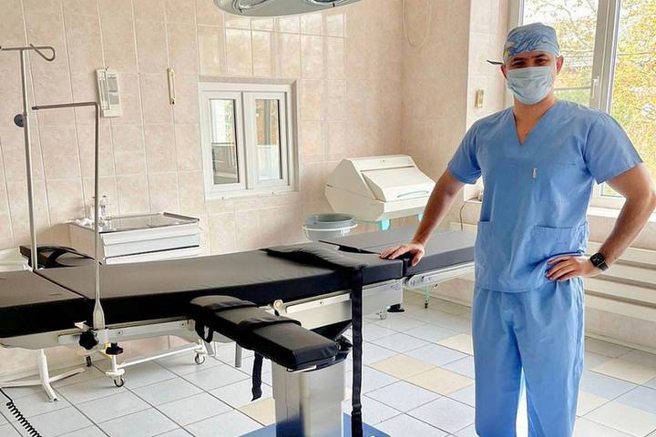 В районные больницы Кубани закупили новые хирургические столы
