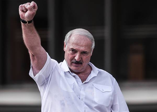 Лукашенко снял маску в красной зоне больницы, чтобы доказать, что он не двойник
