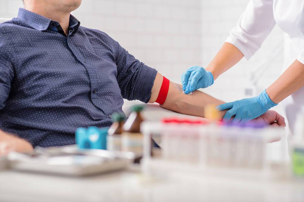В донорскую субботу к петербургской станции переливания крови выстроились многочасовые очереди