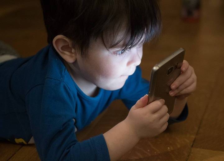 А ваш ребенок уже дорос до собственного телефона? Пройдите тест и узнаете