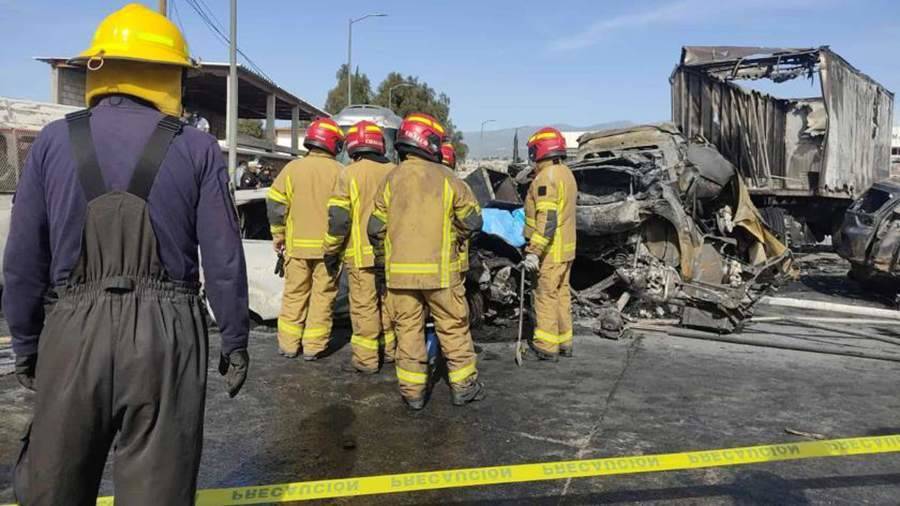 Не менее 19 человек погибли в результате ДТП с грузовиком в Мексике