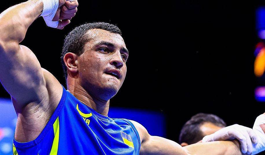 19-летний украинец Захареев стал чемпионом мира по боксу, одолев россиянина