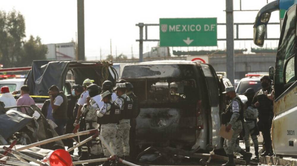 Ужасное ДТП в Мексике: грузовик врезался в очередь из авто, 19 человек погибли