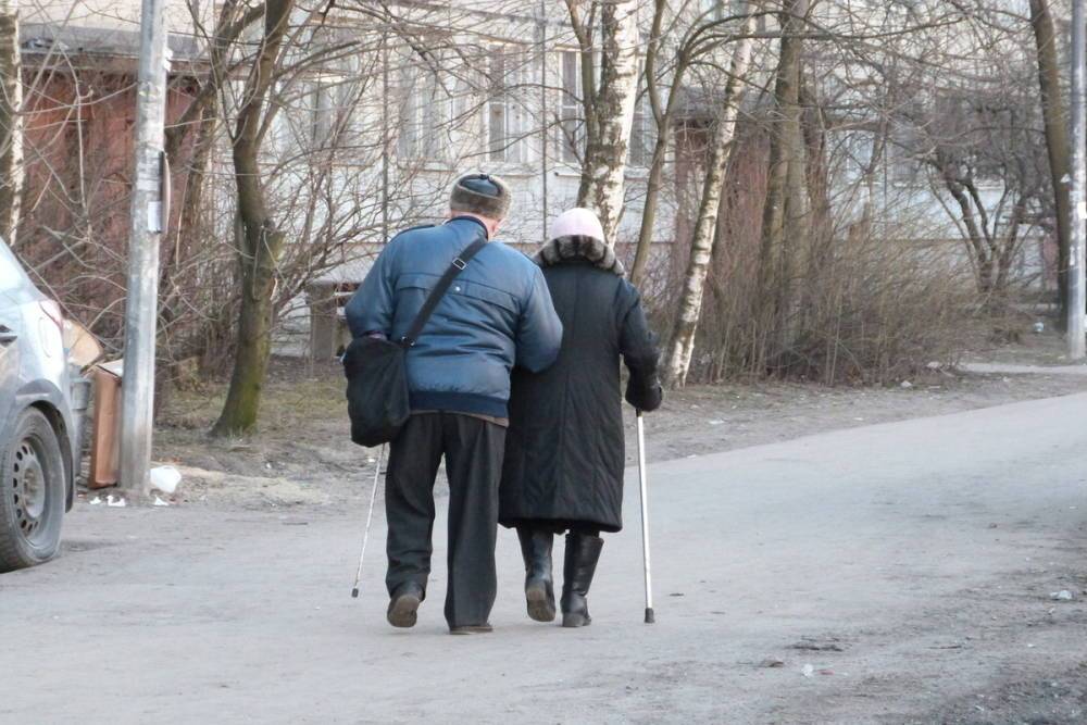 Петербуржцам начнут доплачивать за долголетие: как будут выдавать денежные премии тем, кто старше 90 лет