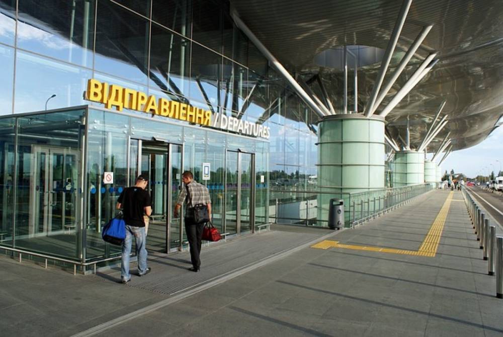 В аэропорту Киева задержали 17 пассажиров с поддельными COVID-сертификатами