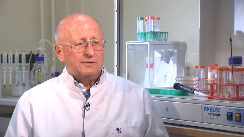 Гинцбург: для защиты от COVID-19 необходимо 300 единиц антител